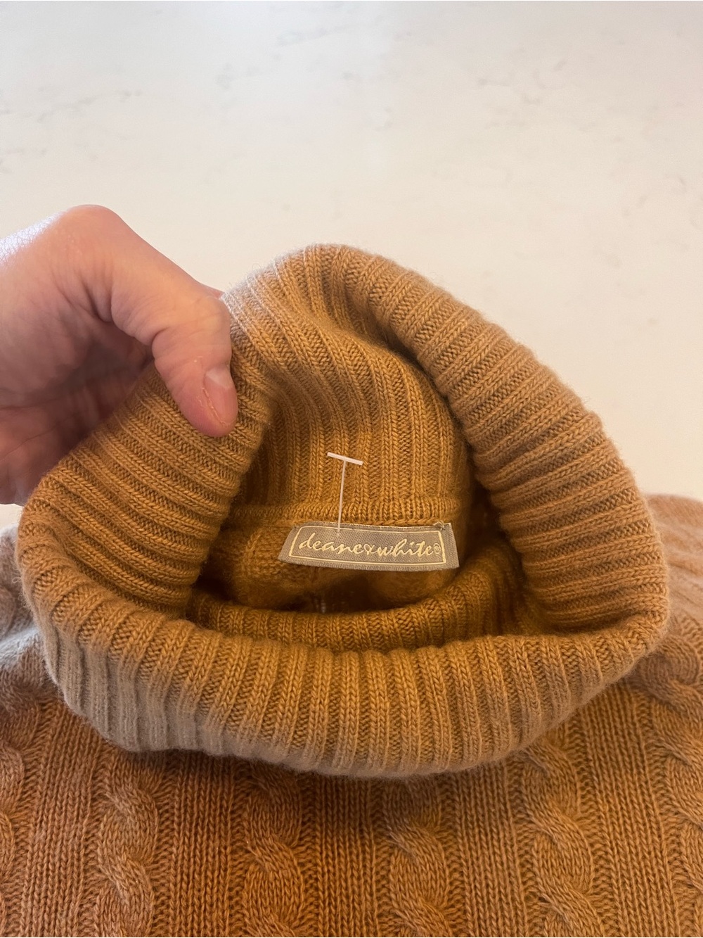 Deane & White đŻ% Cashmere Cable Knit Turtleneck Sweater Womenâs -Size Medium-EUC - Picture 3 of 7